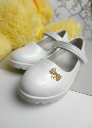 Туфельки распродажа туфли белые нарядные для девочек4 фото