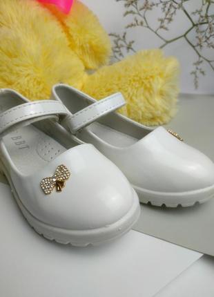 Туфельки распродажа туфли белые нарядные для девочек3 фото