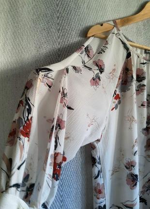 Кремовая женская блуза в цветах. блузка летняя  в мелкий цветок carolina morgan , легкая.4 фото
