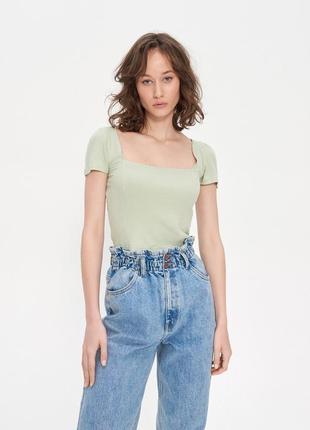 😻укорочённая тениска.