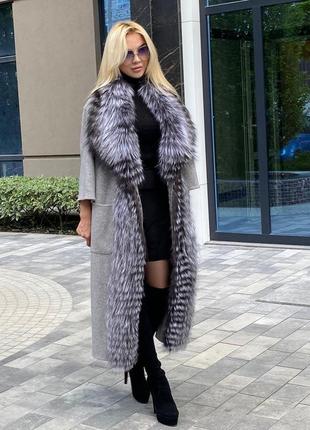 Шикарнон жіноче пальто з натуральним хутром чорнобурки4 фото