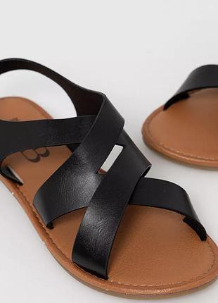 Чёрные босоножки