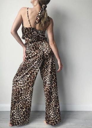 Эксклюзивный леопардовый атласный костюм3 фото