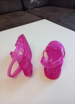 Фирменные итальянские сандали аквашузы для девочки4 фото