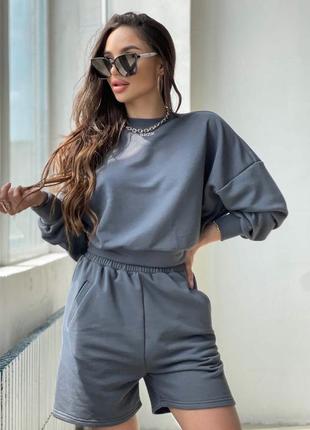 Нереально крутий костюм оверсайз кроп-топ і шорти трикотаж