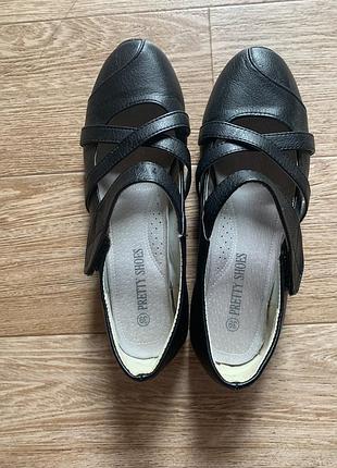 Туфлі на липучці