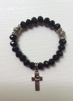 Браслет черный крест бусины стекло