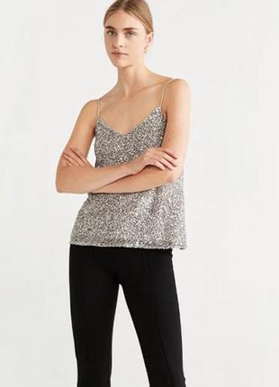 На бретельках