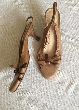Босоножки кожаные италия
