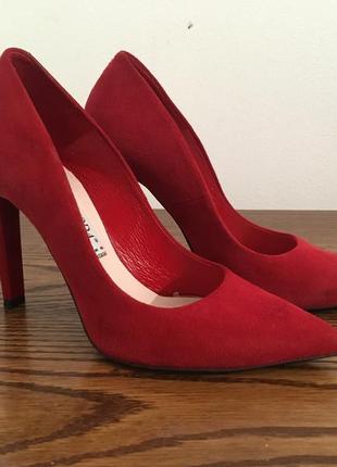 Червоні замшеві туфельки bravo moda