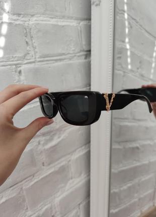Очки окуляри винтажные стильные в стиле 90-х трендовые черные солнцезащитные новые uv4006 фото