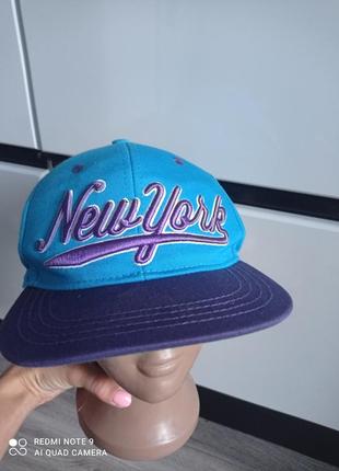 Кепка брендова