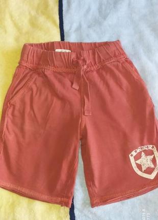 Четверо шортов на возраст от 2-х до 5-ти лет в отличном состоянии