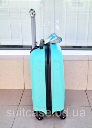 Акция !чемодан ,валіза ,отличное качество,кодовый замок ,качественный.4 фото