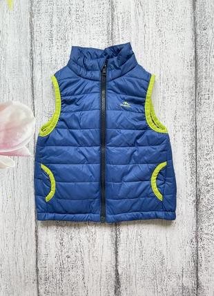 Крута легусенькая жилетка безрукавка decathlon 3роки