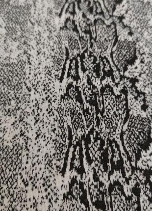 Стильная юбка sinsay по фигуре в змеиный принт2 фото