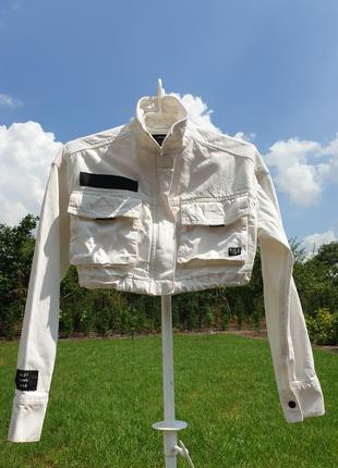 Короткая джинсовая куртка пиджак bershka2 фото