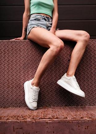 Жіночі кросівки alexander mcqueen "white crema"