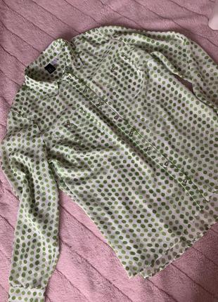 Блуза на белом фоне в зелено салатовый горошек best connection германия
