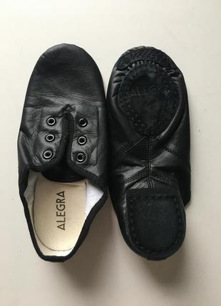 Тренувальні танцювальні туфлі . натуральна шкіра