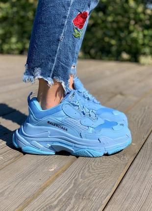 Triple s balenciaga v1 ' blue' женские яркие голубые кроссовки на высокой массивной подошве жіночі яскраві блакитні кросівки на високій платформі