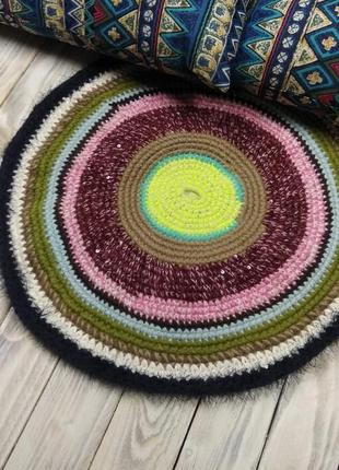 Яскравий, круглий килим ручної роботи2 фото