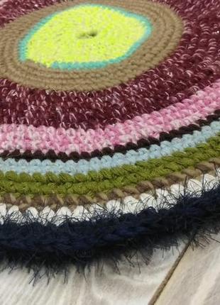 Яркий, круглый ковер ручной работы
