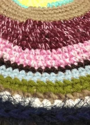 Яркий, круглый ковер ручной работы