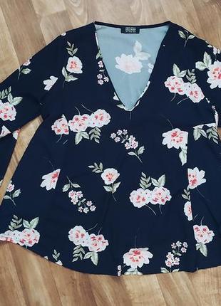 Блузка з об'ємними рукавами