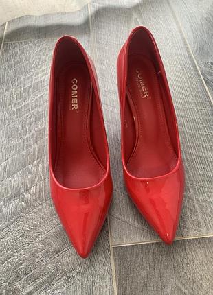 Нові червоні човники