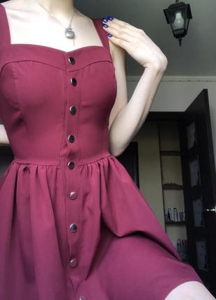 Бордовое платье-сарафан на пуговицах2 фото