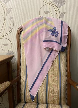 Шовковий хустку в кольорах