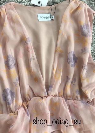 Красиве шифонове плаття міді із v-подібним декольте4 фото