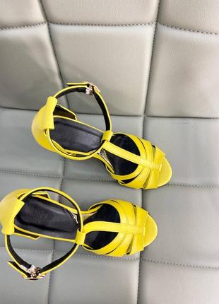 Эксклюзивные босоножки женские натуральная итальянская кожа и замша жёлтые на каблуке3 фото