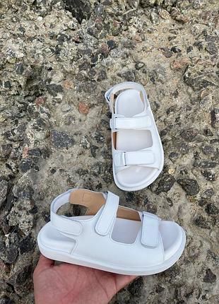 Босоніжки на танкетці натуральна шкіра