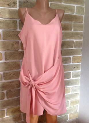 Вечернее платье на тонких бретельках с декоративным бантом на подкладке размер 14