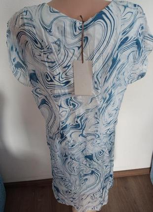 Шовкова сукня з синім принтом3 фото