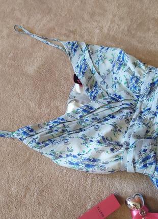 Нежно голубое воздушное платье сарафан на тонких бретельках с пышной юбкой с пояском5 фото