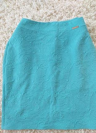 Біла спідниця