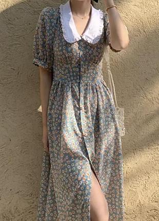 Трендовое платье с белым воротником