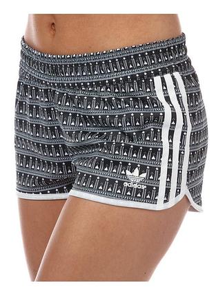 Оригинальные шорты ✨ adidas ✨ с принтом фирменный знак