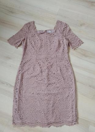 Сукня гіпюрову пудра