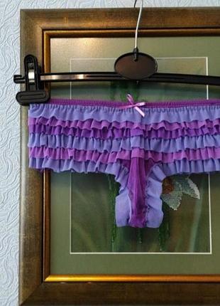 Чарівні грайливі трусики з рюшами