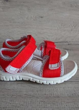 Р. 28.5 clarks дитячі сандалії  оригінал