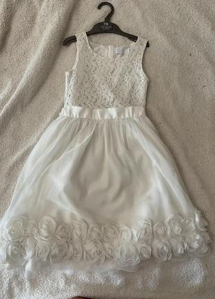 Белое нарядное платье р.134
