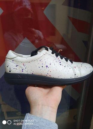 Шкіряні кросівки four elements україна