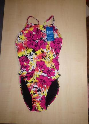 Спортивный купальник для бассейна