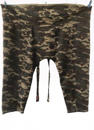 Безразмерные укороченные брюки-милитари на запах, хлопок, бренда mottom6 фото