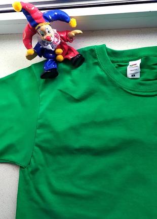 Чоловіча футболка базова однотонна класична унісекс бавовняна яскраво зелена3 фото