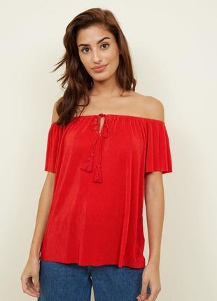 Топ плиссе new look red plissé tassel tie bardot top